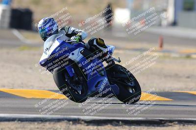 media/Dec-18-2022-SoCal Trackdays (Sun) [[8099a50955]]/Turn 2 (950am)/